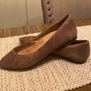 Vionic Gem Posey Pointed Toe Laser Cut SZ 6.5 Brown